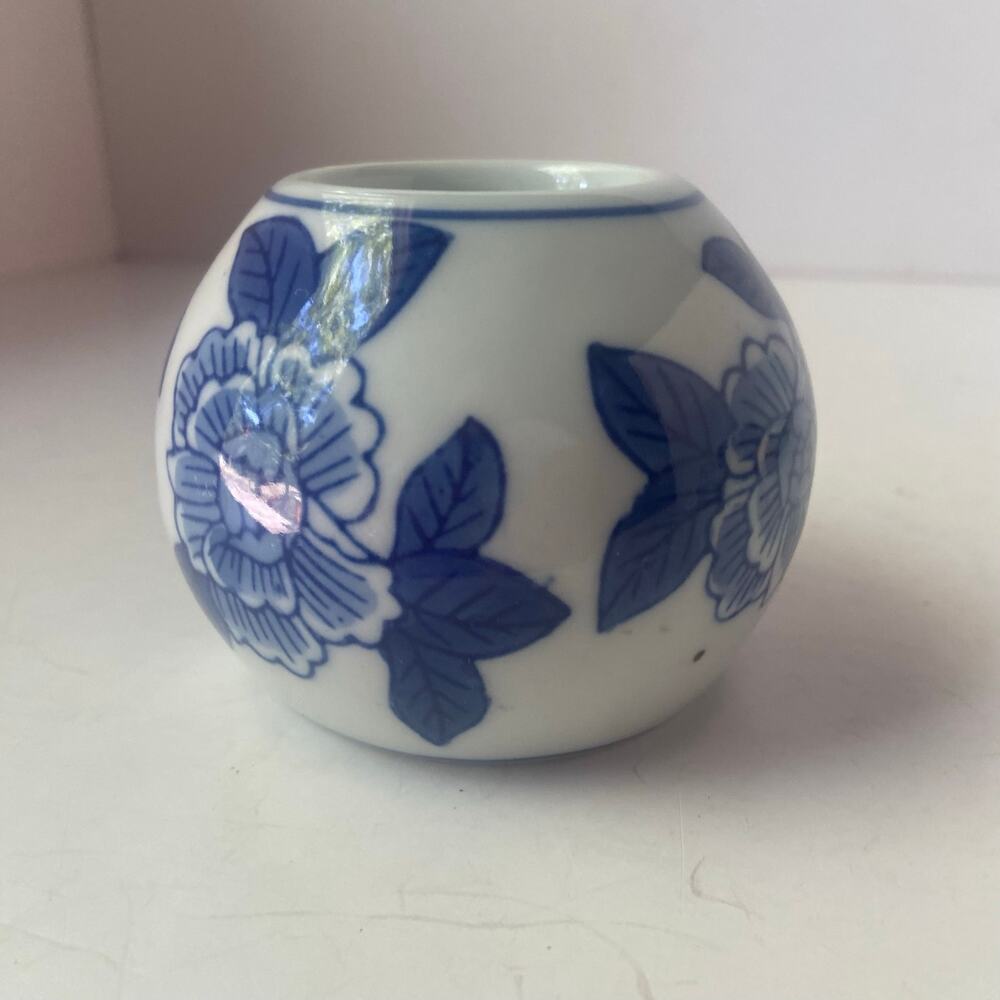 Chinoiserie Tealight Candle Holder Blue White Porcelain 3.75" x 3"  Vintage EUC